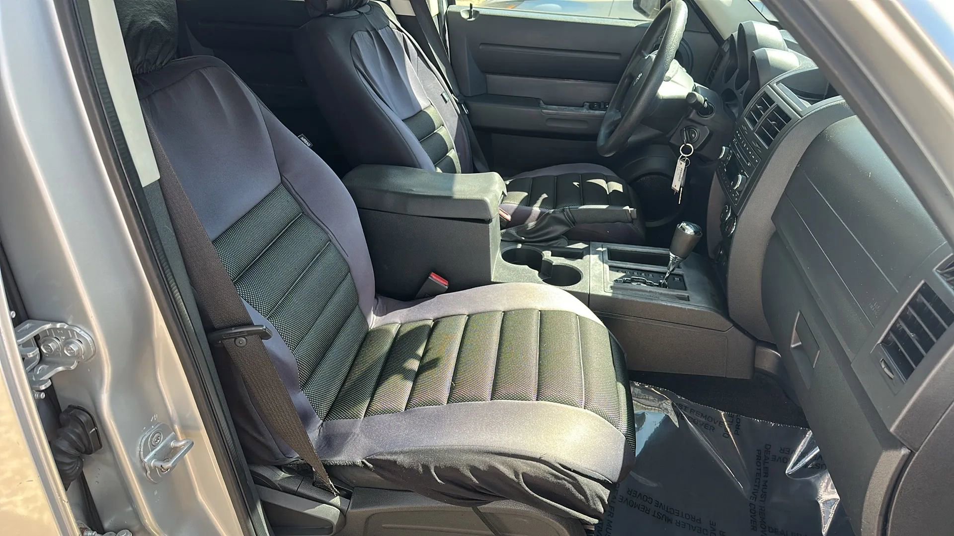 Used 2008 Dodge Nitro SXT image 24