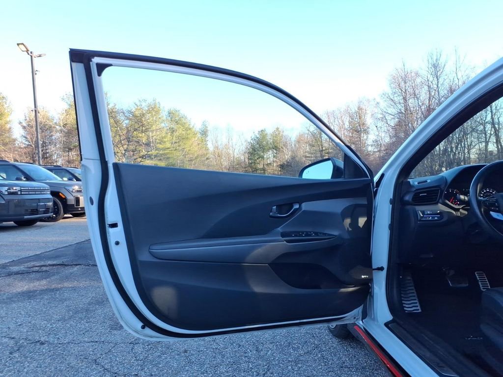 Used 2021 Hyundai Veloster N image 21