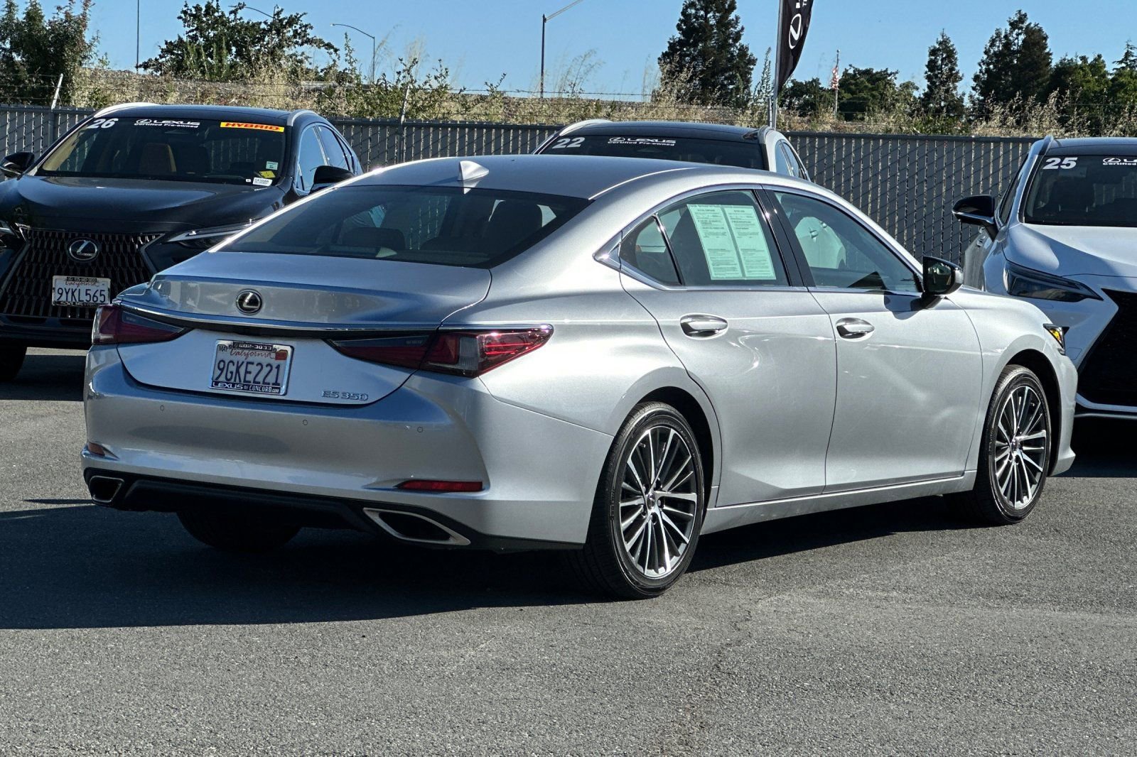 Certified 2023 Lexus ES 350 w/ Premium Package FWD image 4