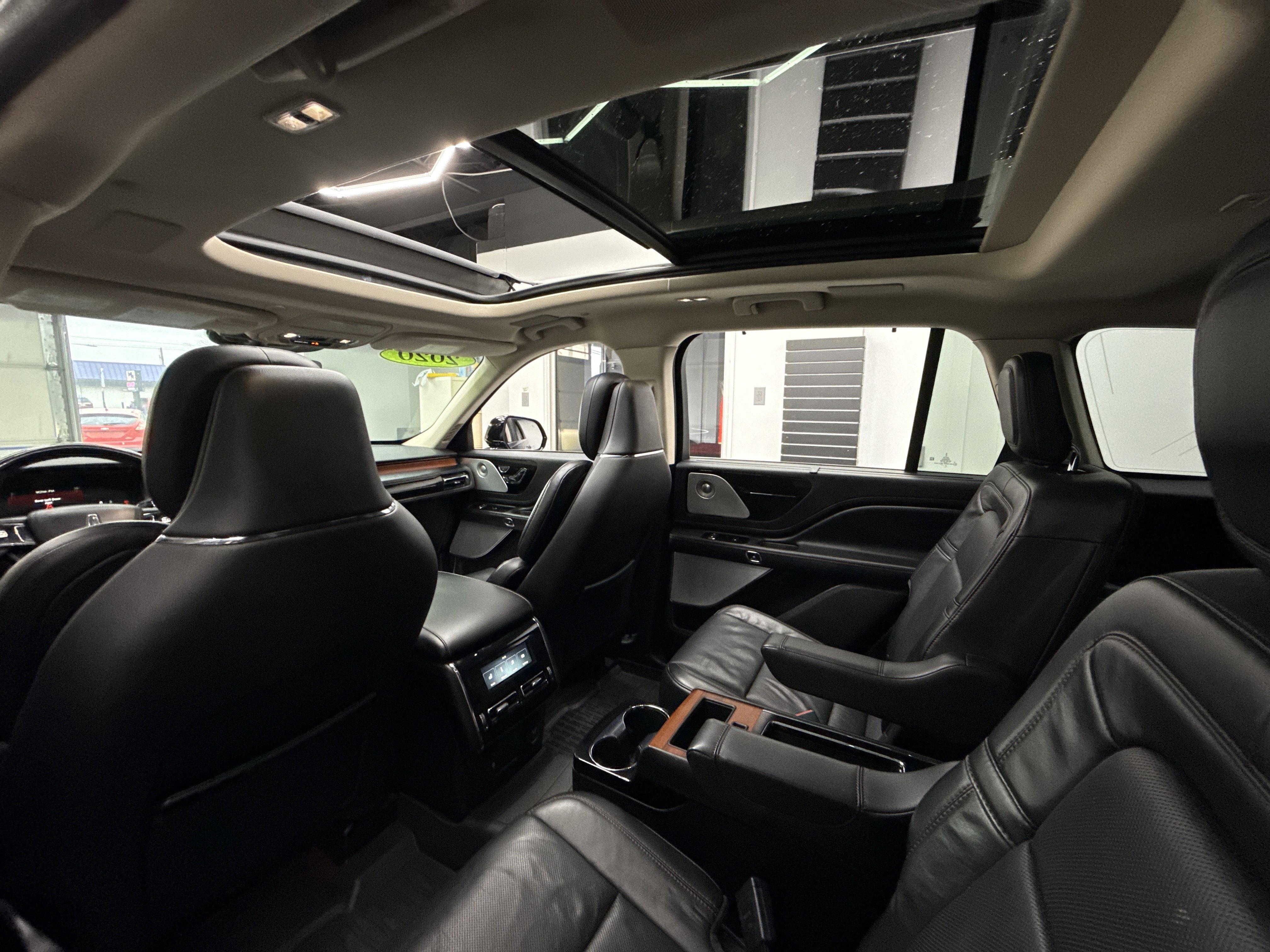 Used 2020 Lincoln Aviator Reserve w/ Equipment Group 201A image 24