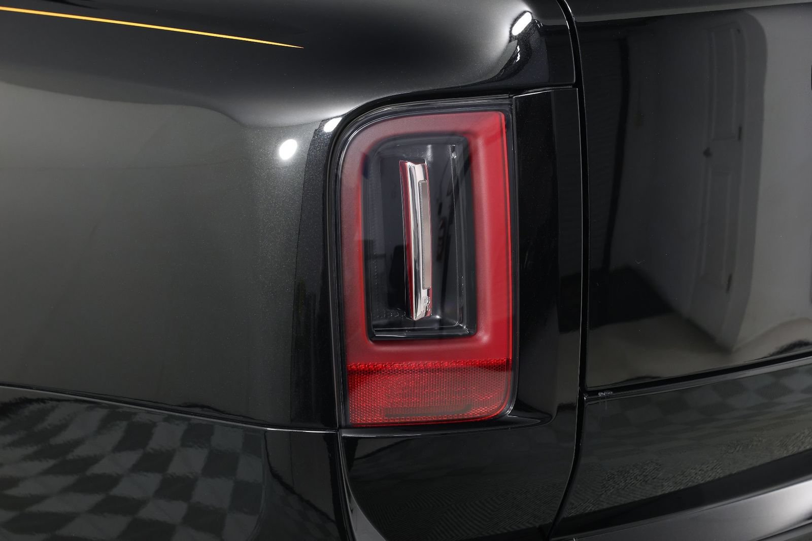 Certified 2025 Rolls-Royce Cullinan AWD/4WD image 21