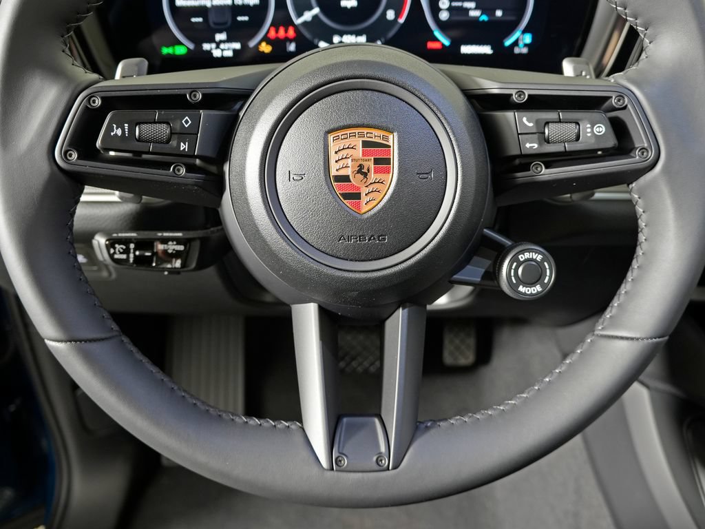 Certified 2026 Porsche Cayenne AWD/4WD image 25