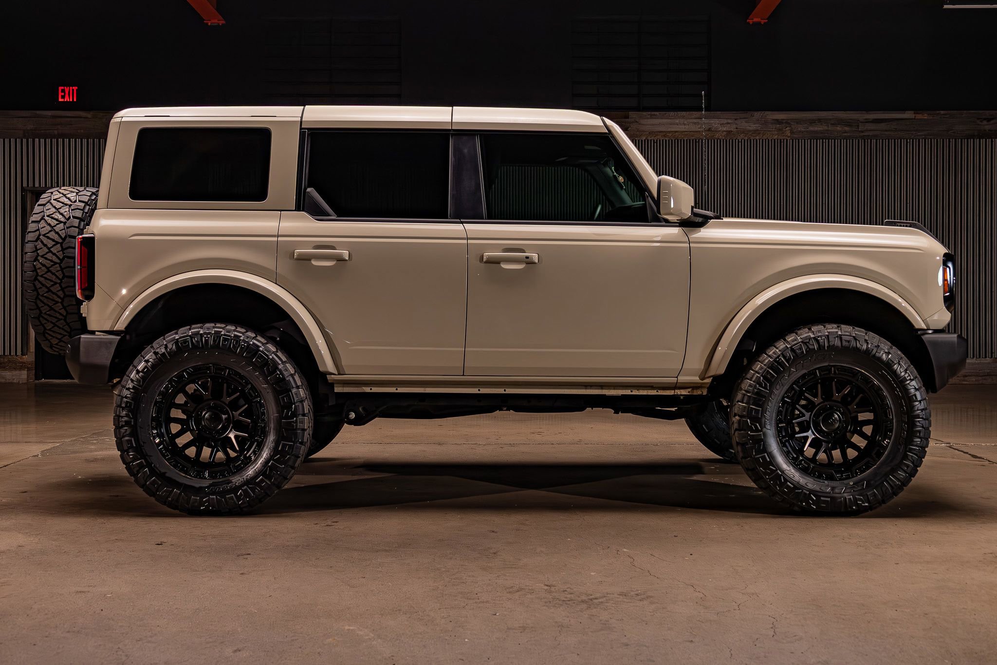 Used 2025 Ford Bronco Outer Banks image 11