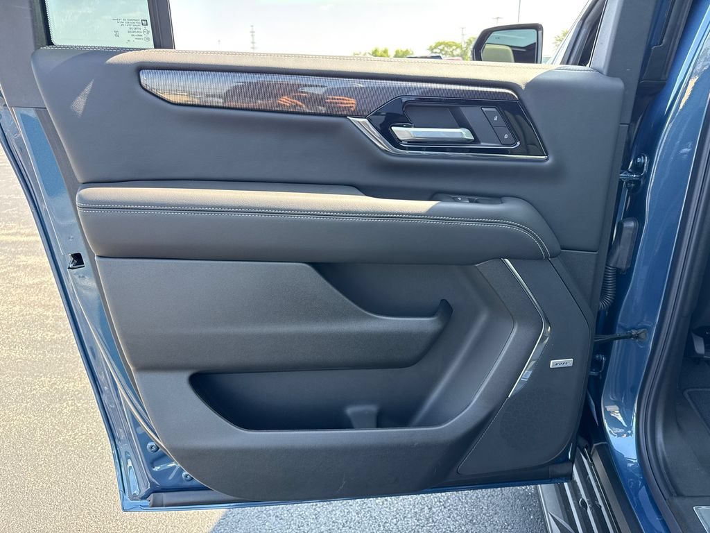 New 2026 GMC Yukon XL Elevation w/ Elevation Premium Package AWD/4WD image 31