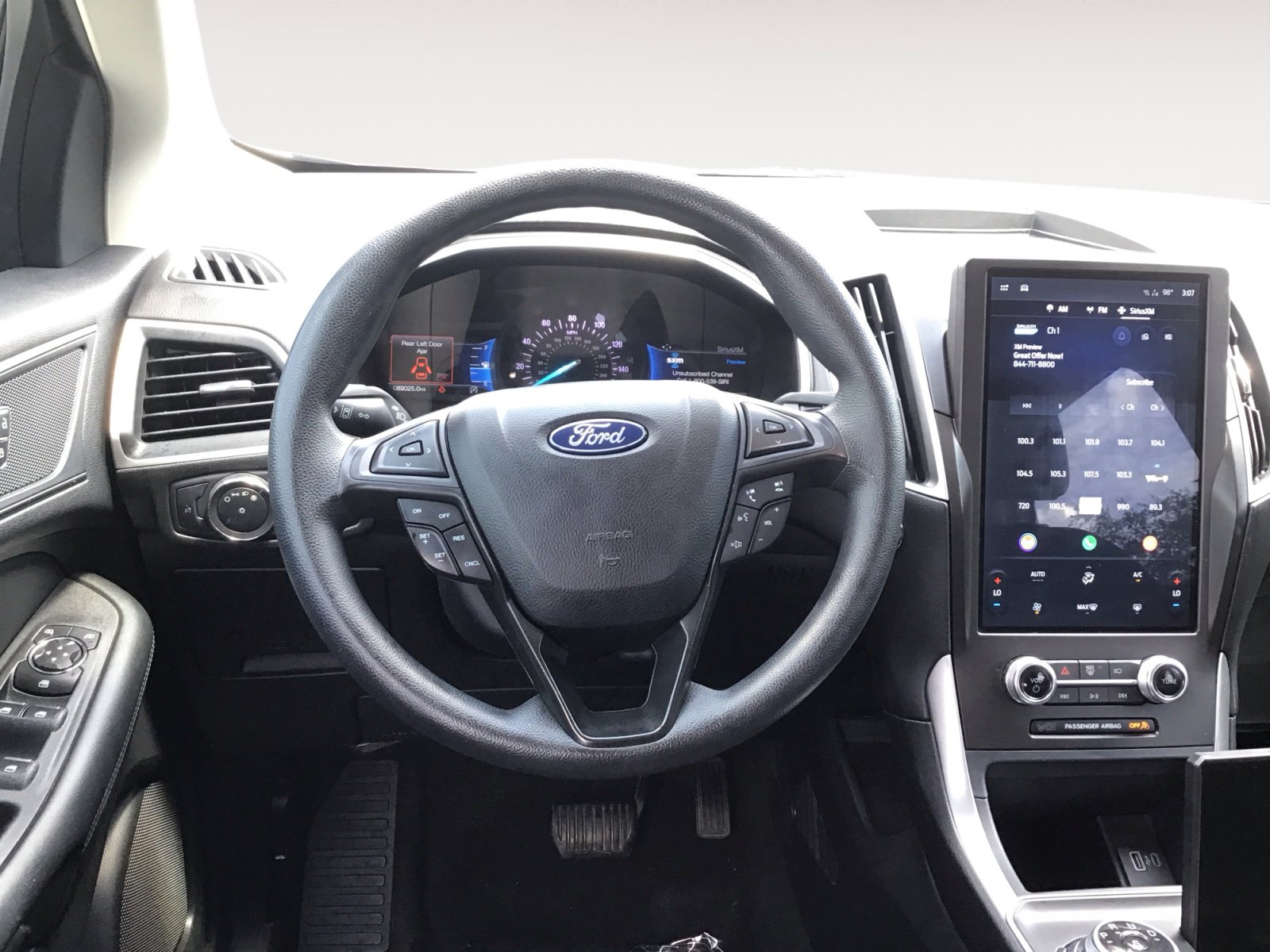 Used 2021 Ford Edge SE FWD image 15