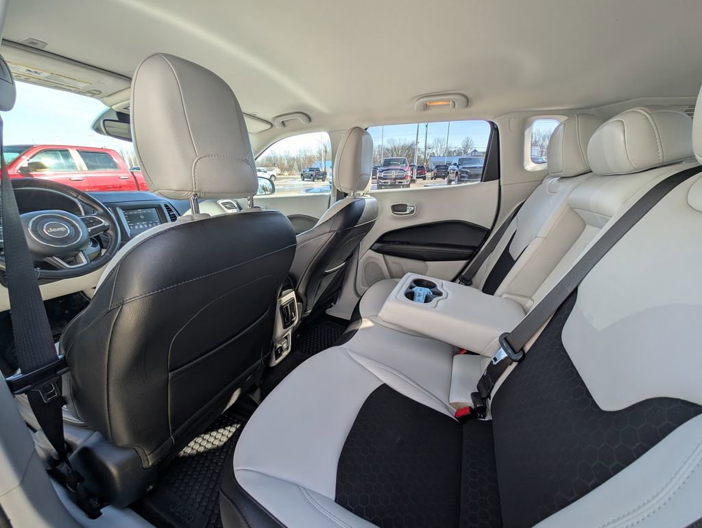 Used 2019 Jeep Compass Latitude w/ Cold Weather Group AWD/4WD image 18