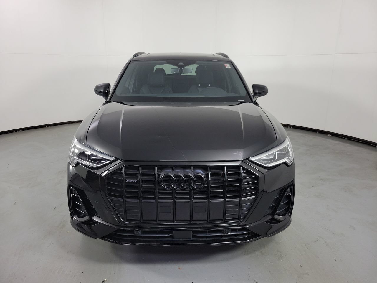 Used 2024 Audi Q3 2.0T Premium AWD/4WD image 3