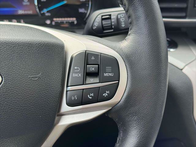 Used 2023 Ford Explorer XLT w/ Equipment Group 202A AWD/4WD image 25