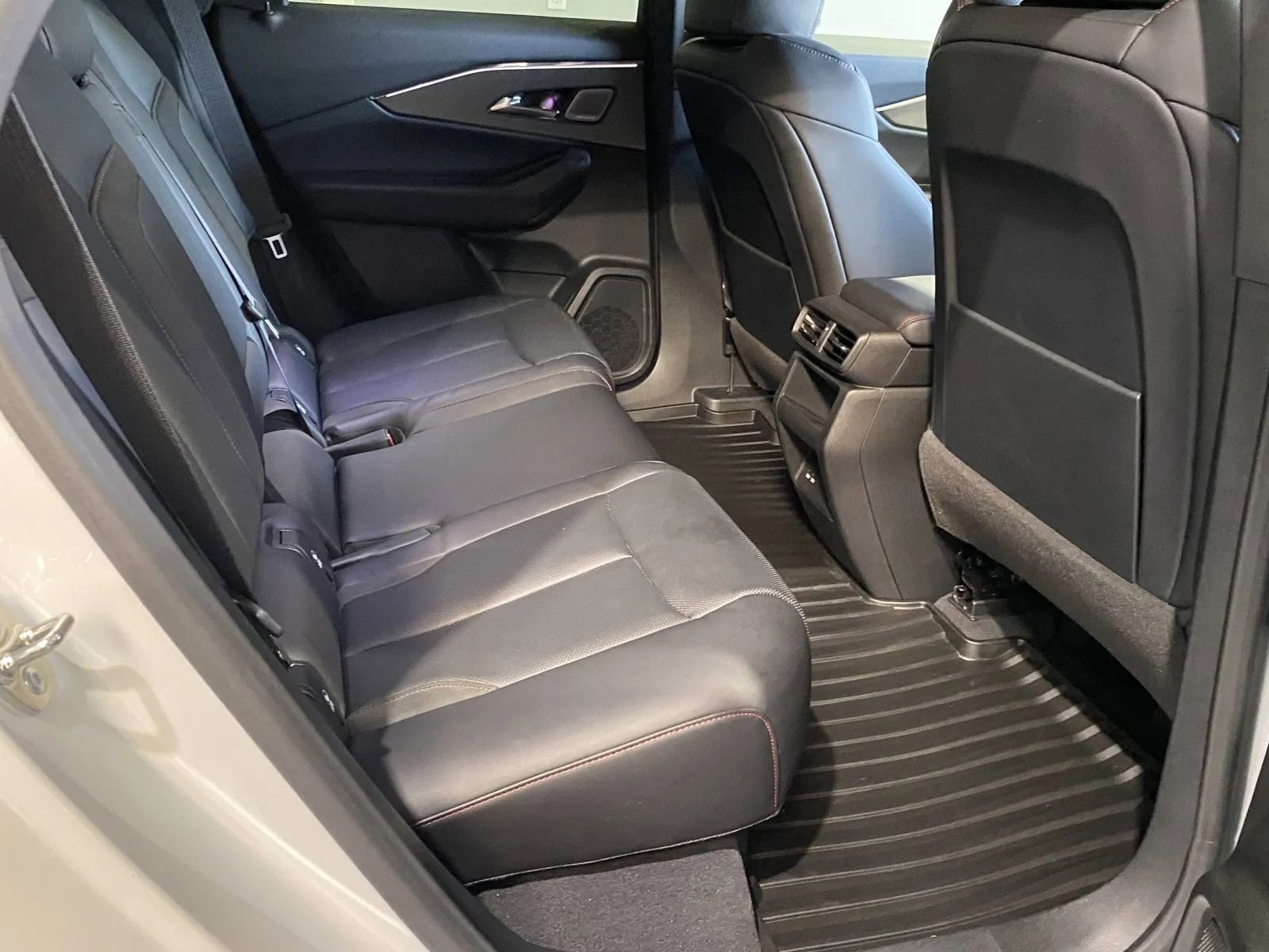 Used 2024 Acura ZDX A-Spec image 7