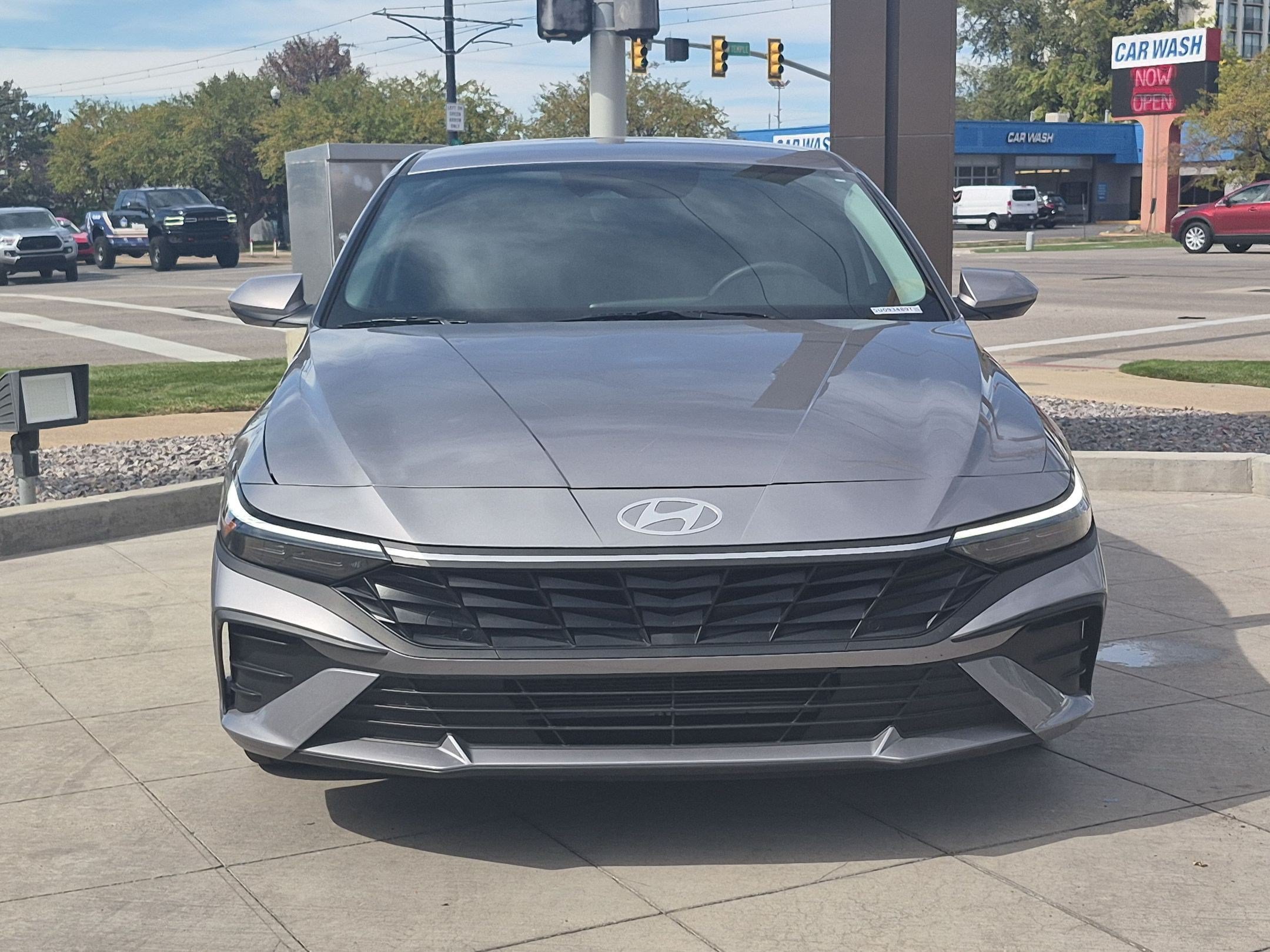 Certified 2025 Hyundai Elantra SE w/ Cargo Package FWD image 11