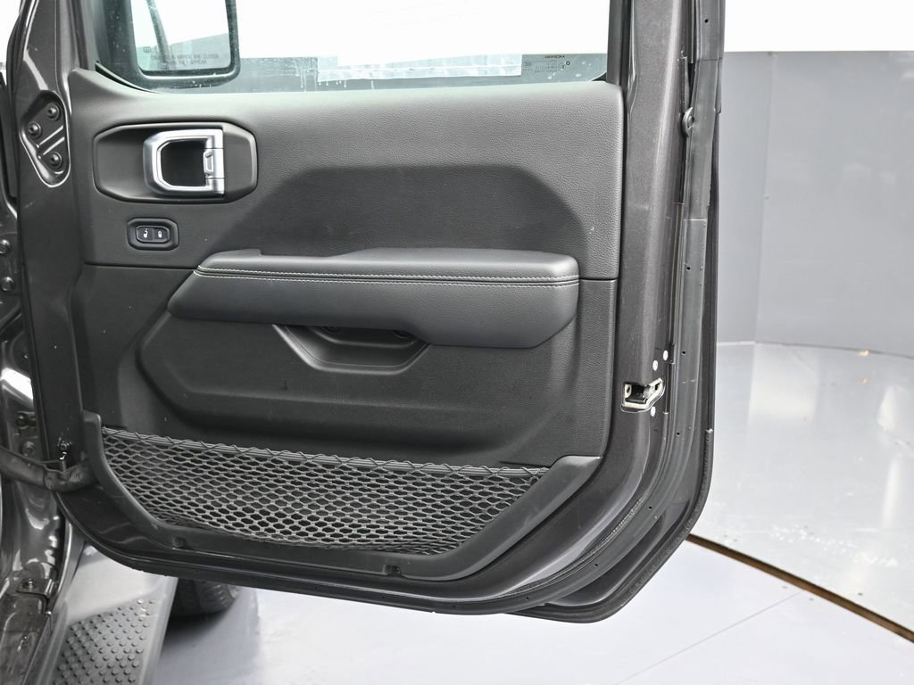 Used 2023 Jeep Wrangler Unlimited Sahara w/ Cold Weather Group image 38