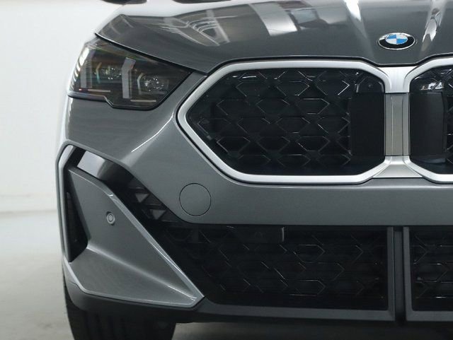 Used 2025 BMW X2 xDrive28i AWD/4WD image 7