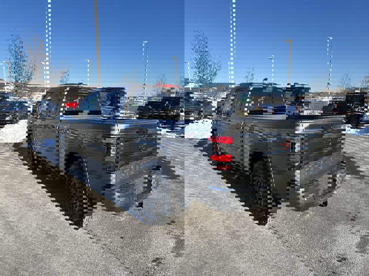 Used 2025 Nissan Frontier PRO-4X w/ Pro Convenience Package image 5