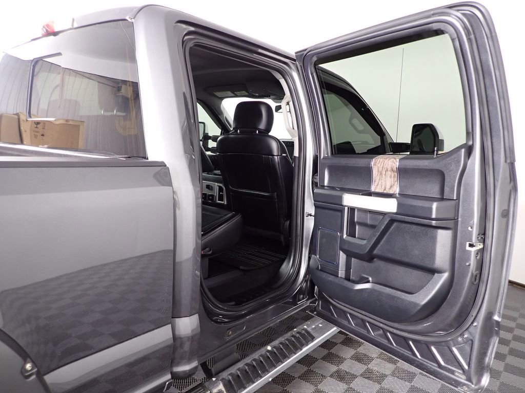 Used 2019 Ford F350 Lariat w/ Chrome Package image 31