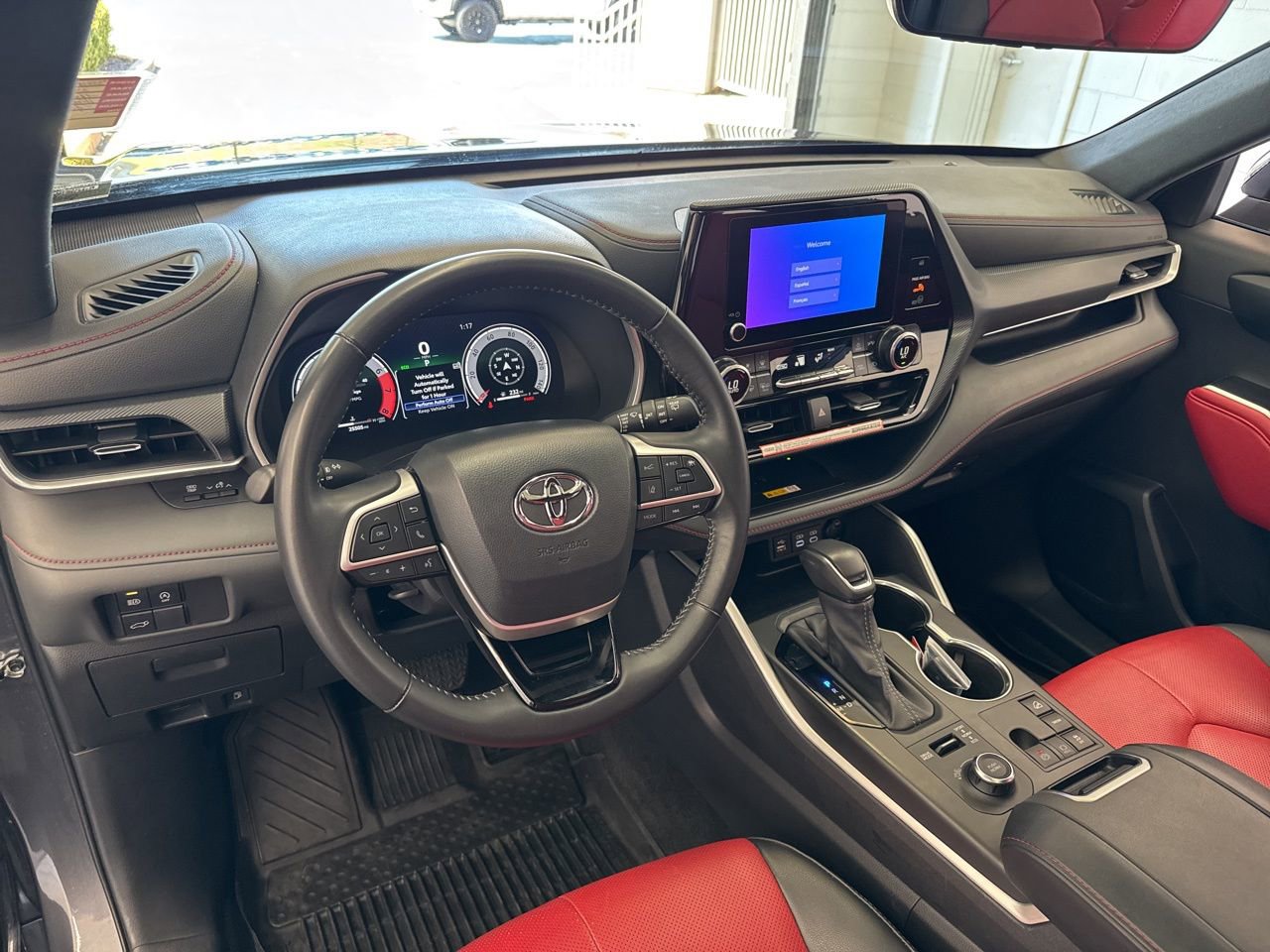 Used 2025 Toyota Highlander XSE image 19