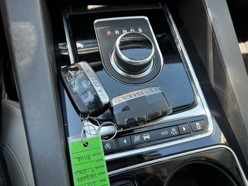 Used 2017 Jaguar F-PACE Prestige AWD/4WD image 40