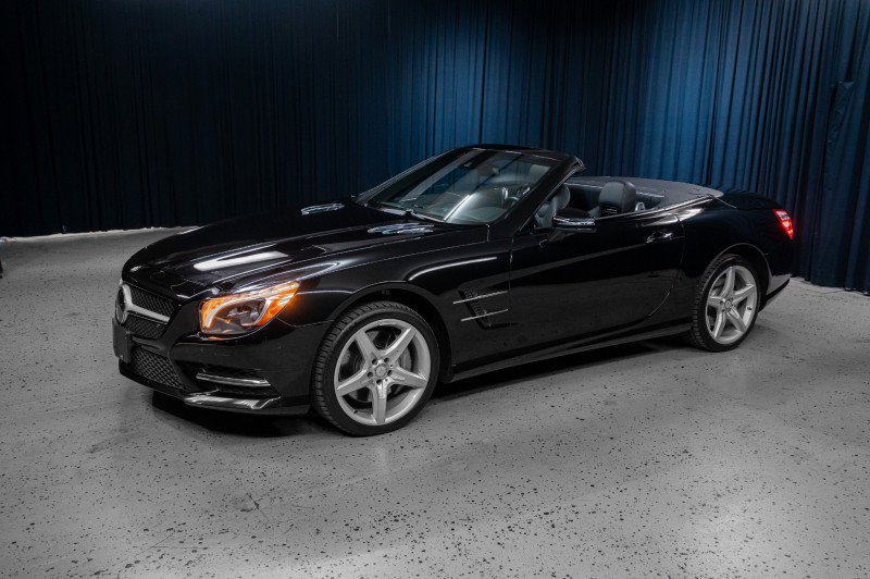 Used 2016 Mercedes-Benz SL 550 image 1