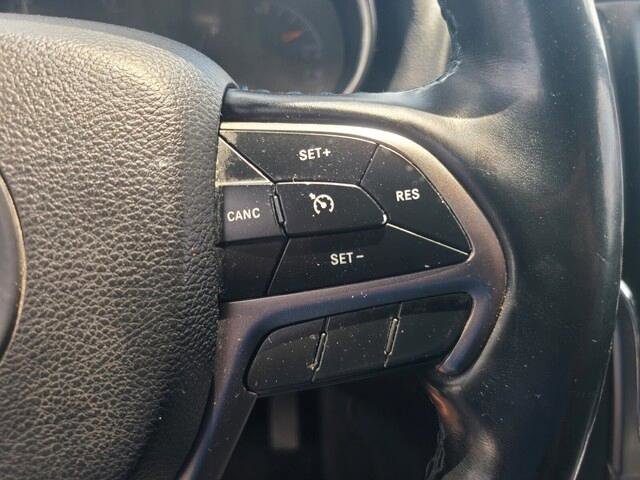 Used 2019 Jeep Grand Cherokee Laredo AWD/4WD image 20