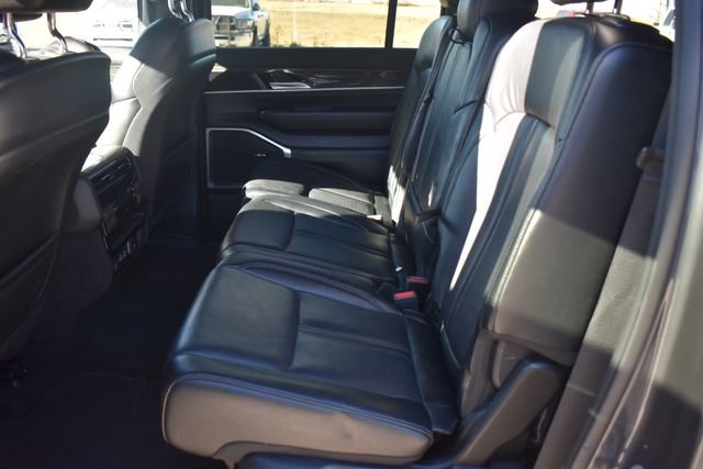 Used 2022 Jeep Wagoneer Series III AWD/4WD image 20