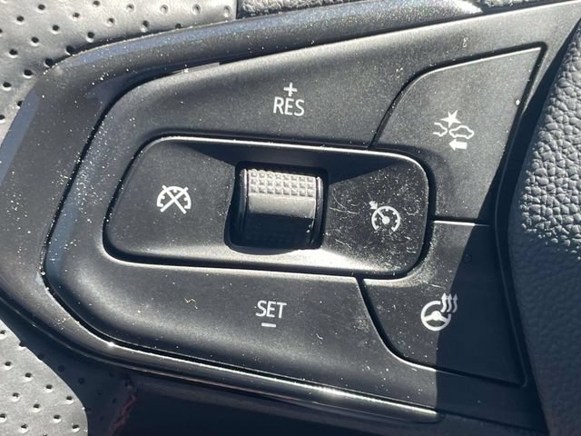 Certified 2024 Chevrolet Trax RS w/ Sunroof Package FWD image 24