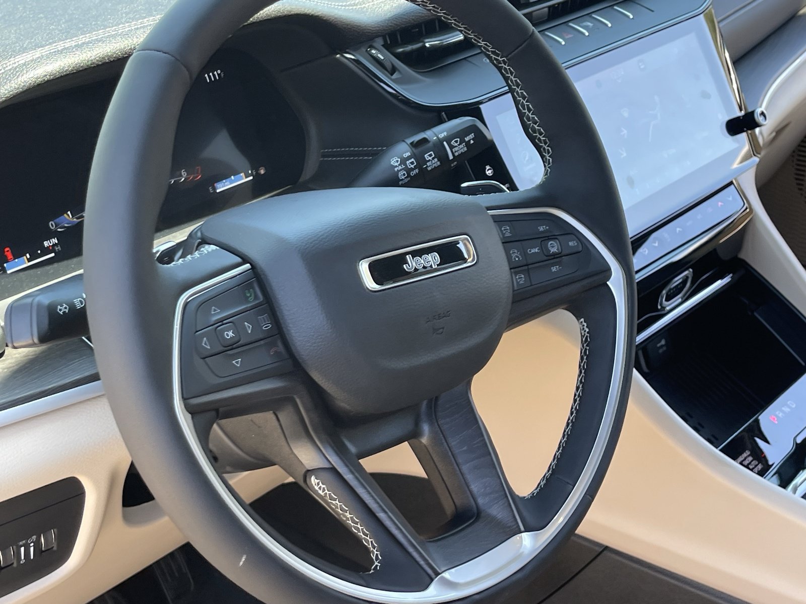 New 2026 Jeep Grand Cherokee Limited w/ Luxury Tech Group II AWD/4WD image 18