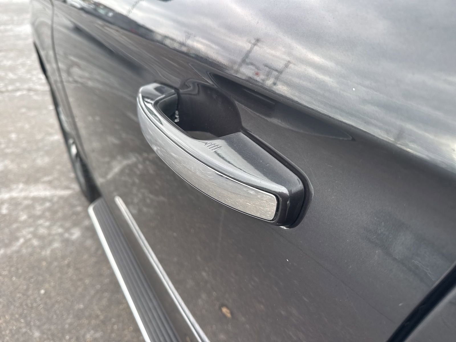 Used 2023 Ford Expedition Limited image 13