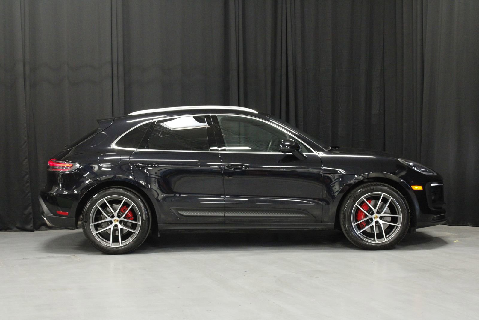Certified 2025 Porsche Macan S AWD/4WD image 6