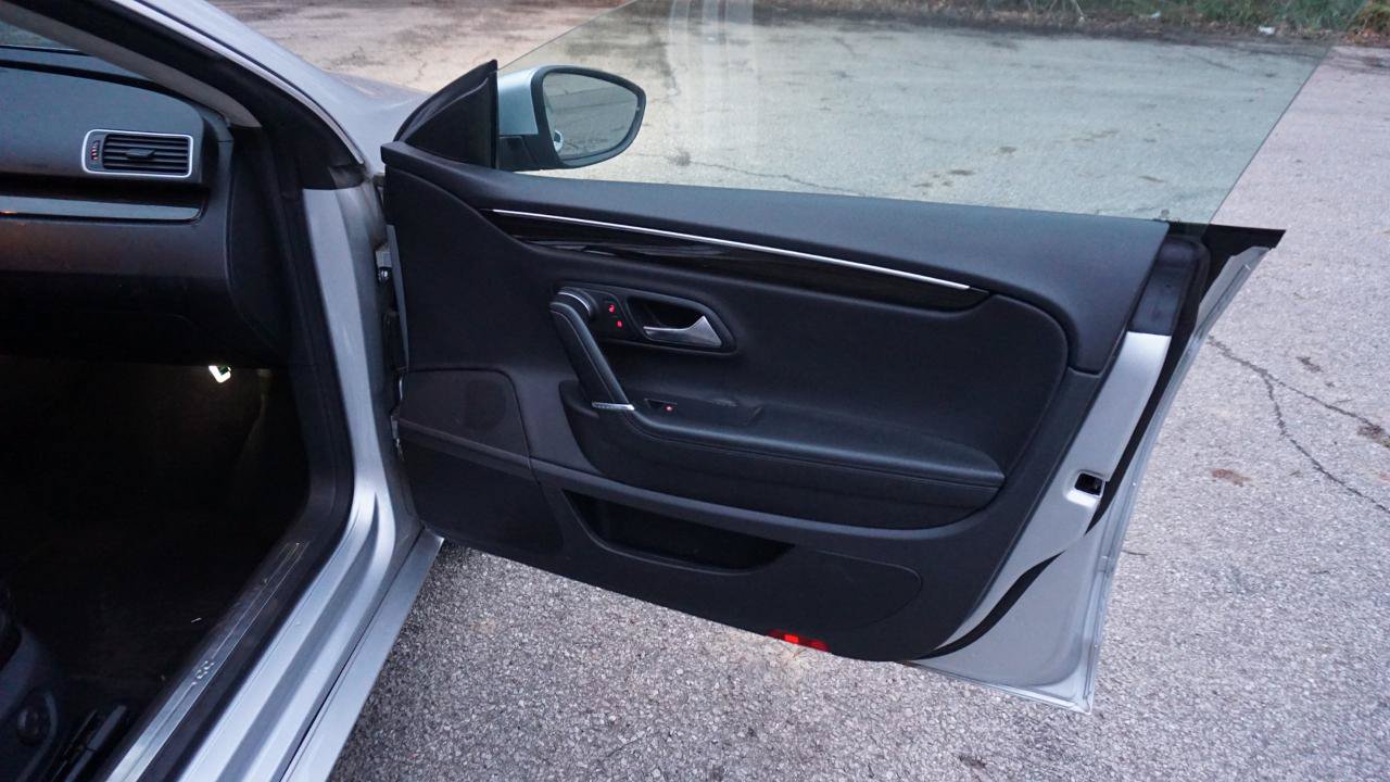 Used 2014 Volkswagen CC Executive FWD image 25