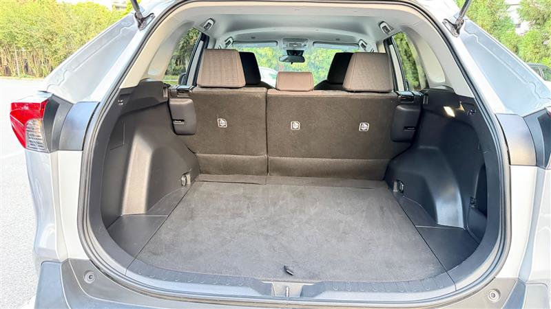 Used 2025 Toyota RAV4 LE AWD/4WD image 37