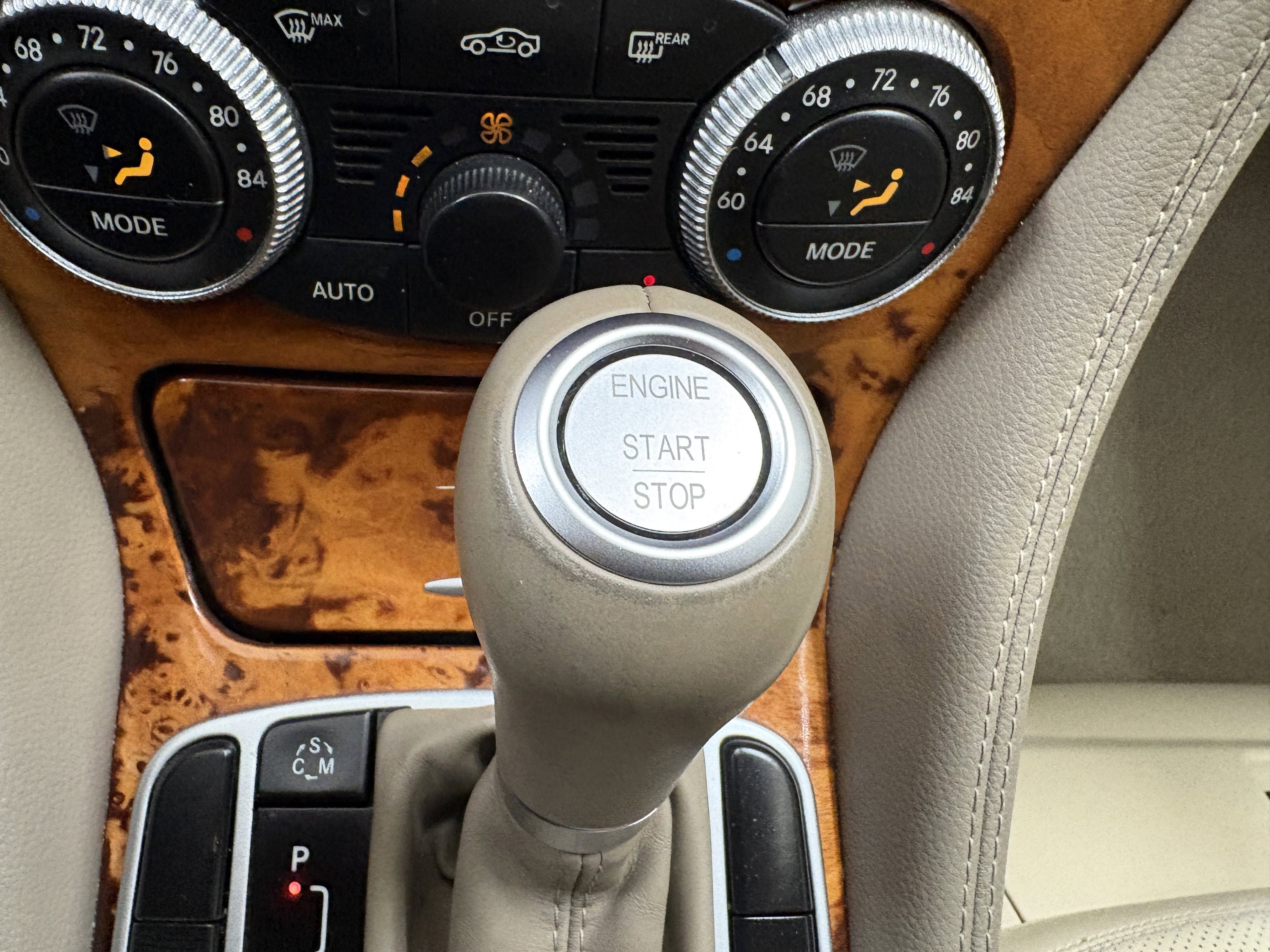 Used 2011 Mercedes-Benz SL 550 image 29