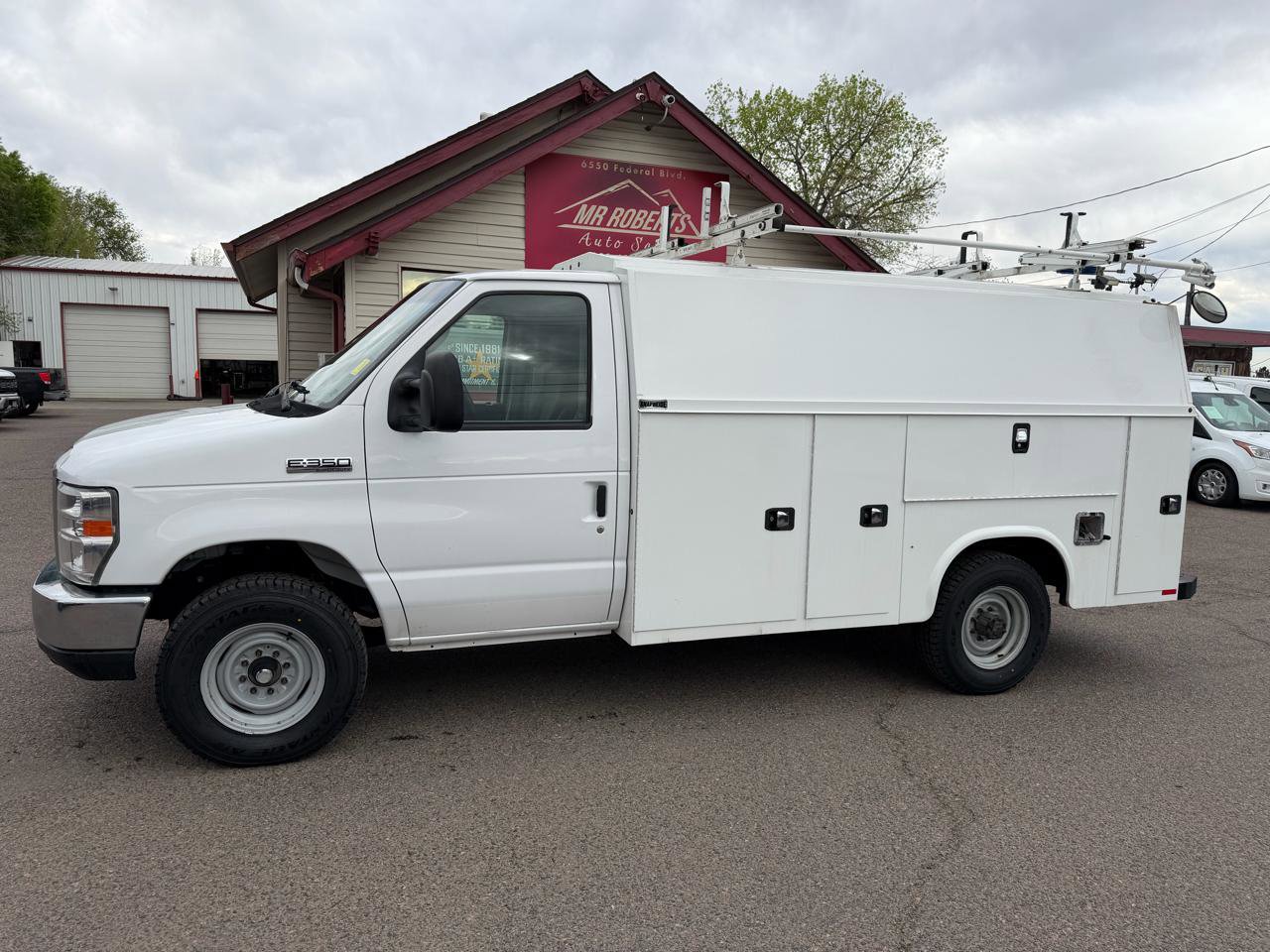 Used 2019 Ford E-350 and Econoline 350 Super Duty w/ Power Windows & Locks Group image 5