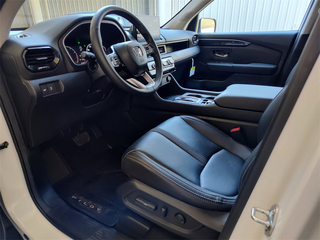 Certified 2025 Honda Pilot EX-L image 2