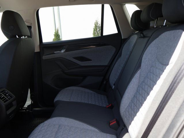 Used 2025 Volkswagen Tiguan S AWD/4WD image 16