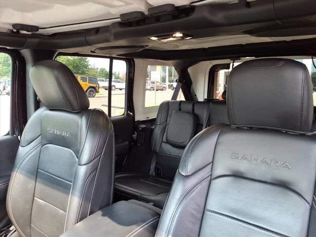 Used 2023 Jeep Wrangler Unlimited Sahara w/ Dual Top Group AWD/4WD image 21