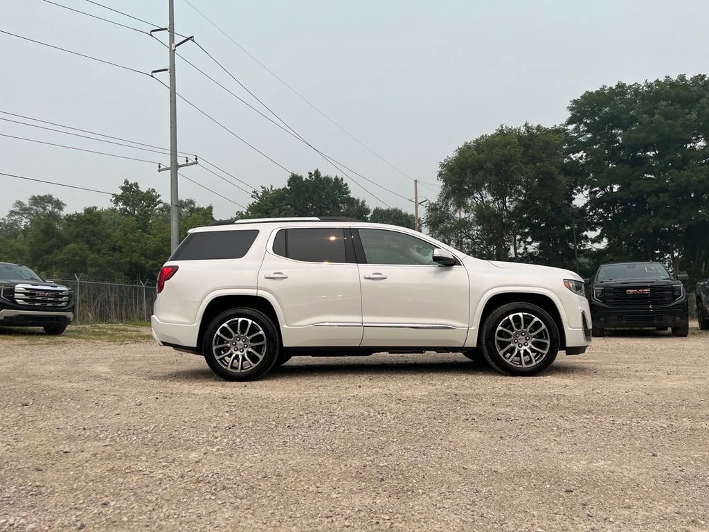 Used 2023 GMC Acadia Denali w/ Denali Ultimate Package AWD/4WD image 8