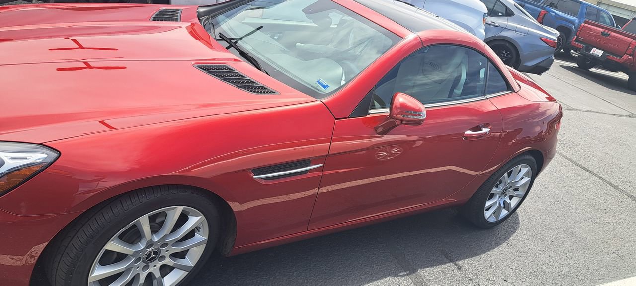 Used 2018 Mercedes-Benz SLC 300 image 4