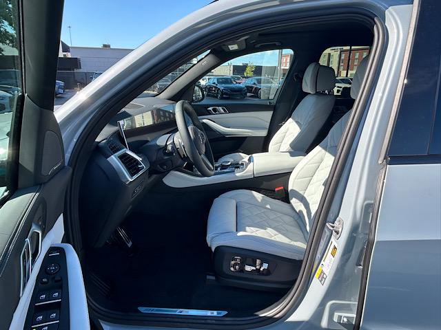 New 2026 BMW X5 xDrive50e w/ M Sport Package image 6