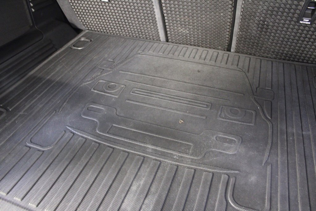 Used 2020 Land Rover Defender 110 HSE image 41