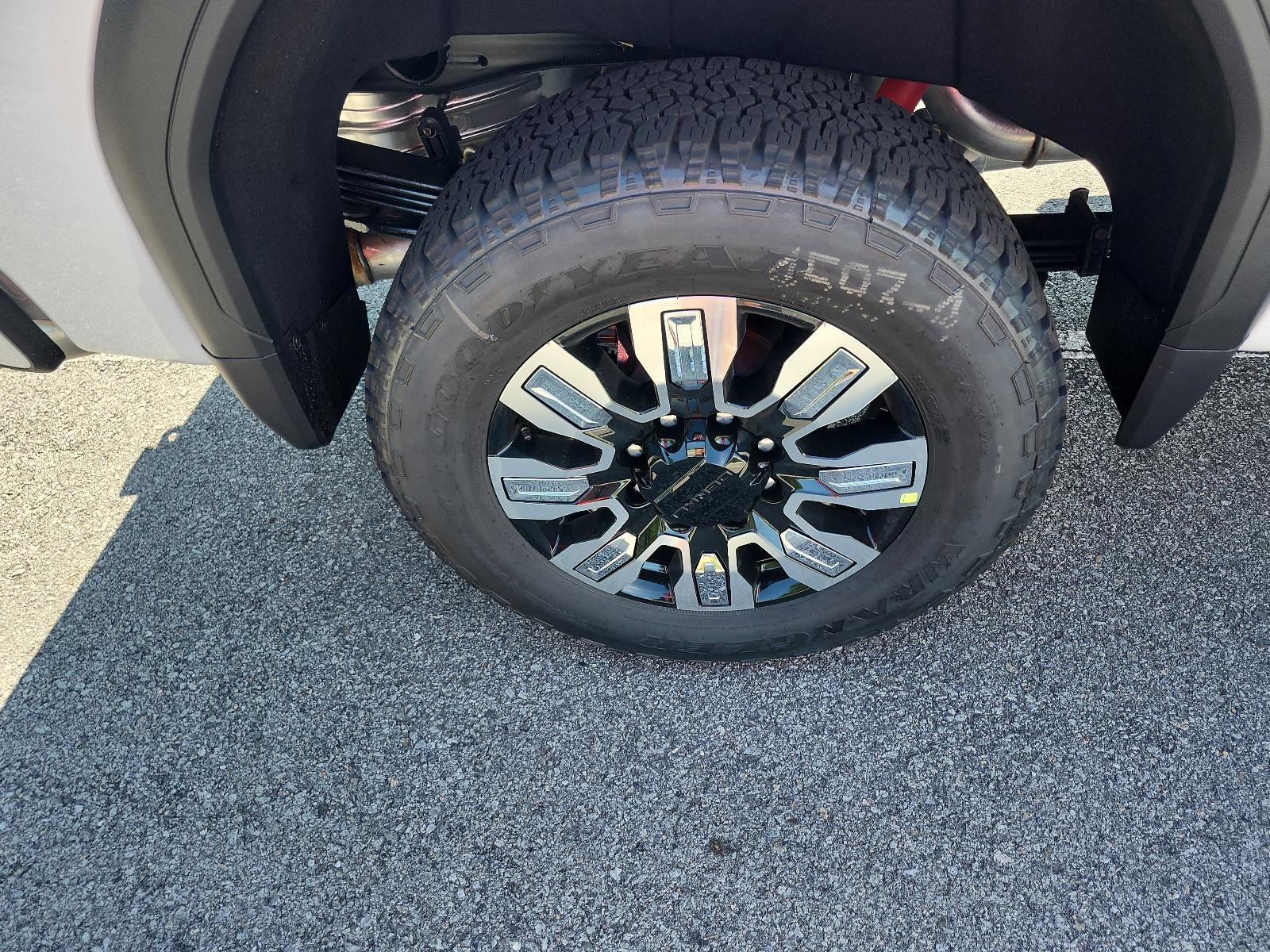 New 2026 GMC Sierra 2500 Denali w/ Denali Reserve Package image 4