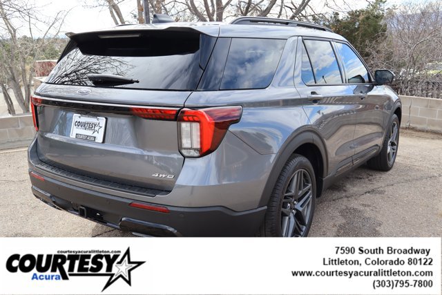 Used 2025 Ford Explorer ST-Line w/ Premium Package image 6