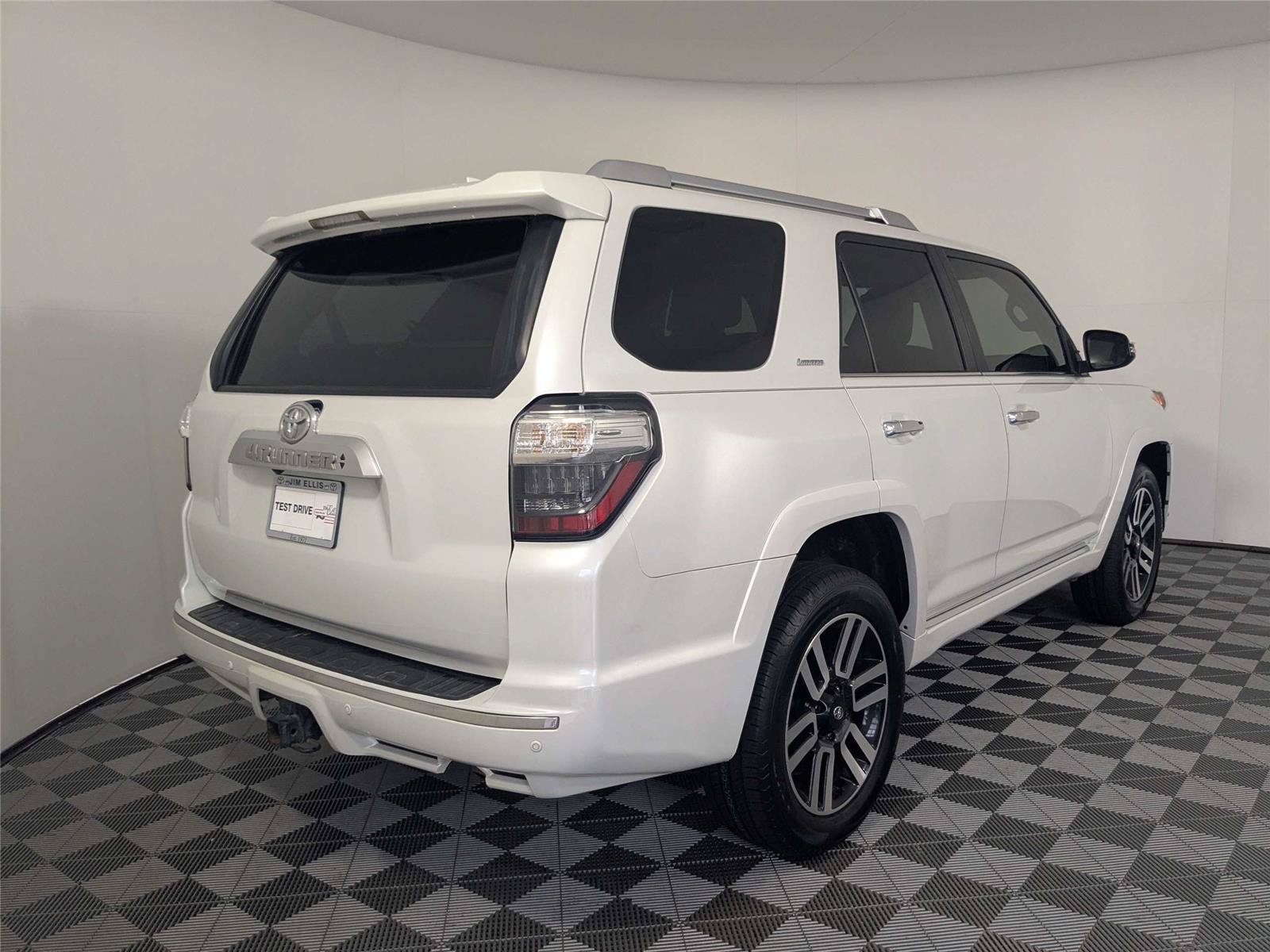 Used 2024 Toyota 4Runner Limited AWD/4WD image 6