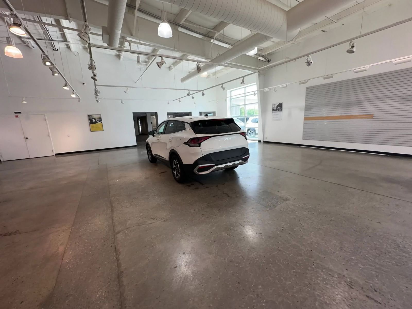 Used 2025 Kia Sportage LX FWD image 15