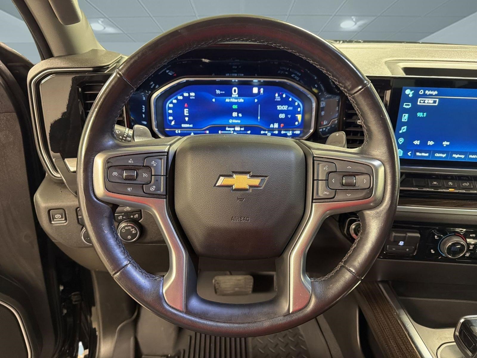 Used 2022 Chevrolet Silverado 1500 LT w/ Z71 Off-Road Package AWD/4WD image 14