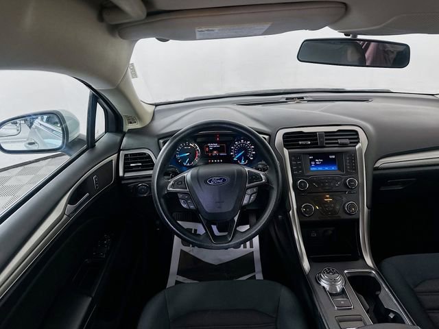 Used 2017 Ford Fusion SE image 21