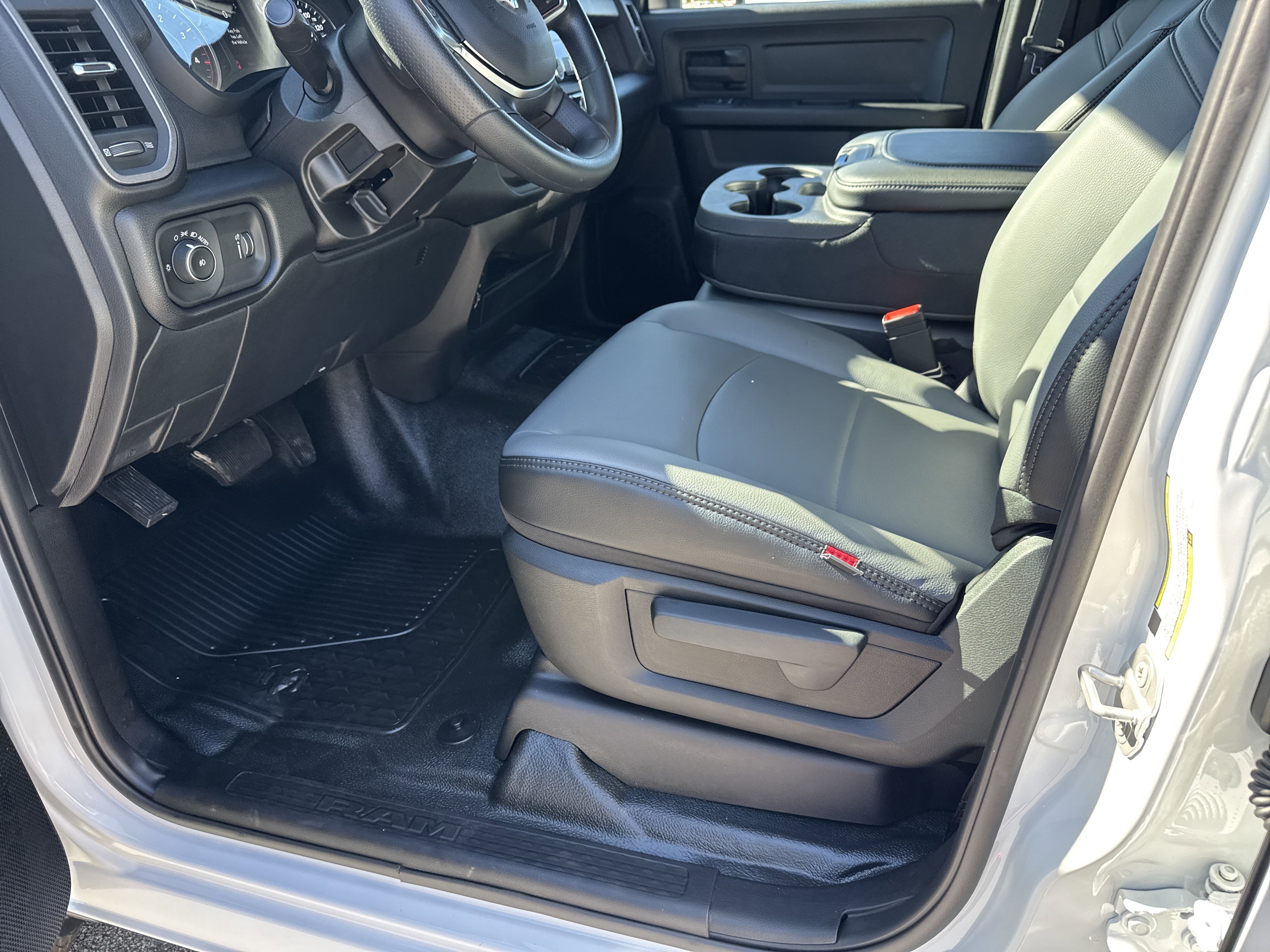 New 2026 RAM 3500 Tradesman image 16