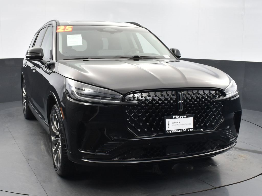 Certified 2025 Lincoln Aviator AWD w/ Jet Appearance Package image 6