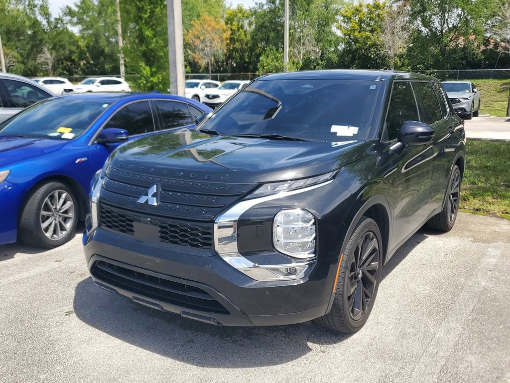Used 2022 Mitsubishi Outlander SEL Black Edition image 3