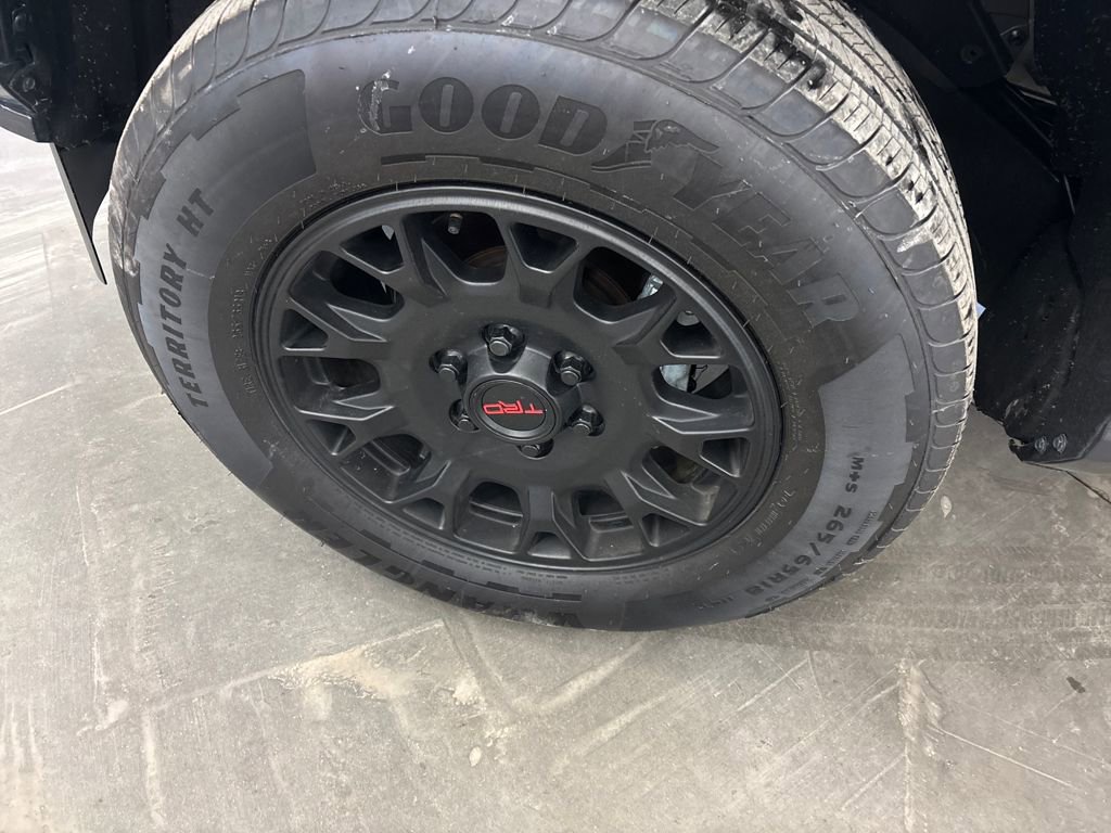 Certified 2025 Toyota Tacoma SR5 image 30