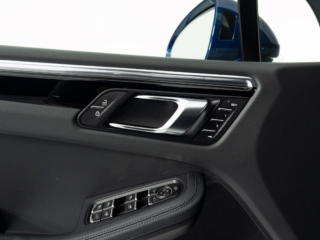 Certified 2026 Porsche Macan S AWD/4WD image 20