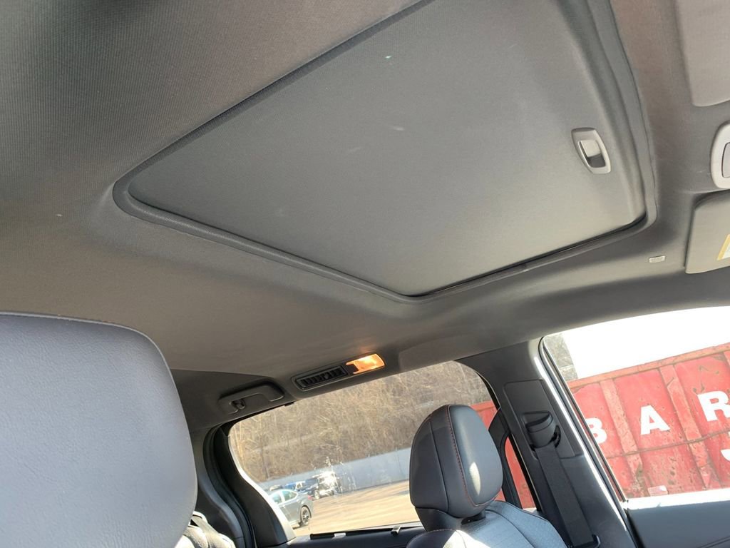 Used 2024 Toyota Sienna XSE w/ XSE Plus Package image 20